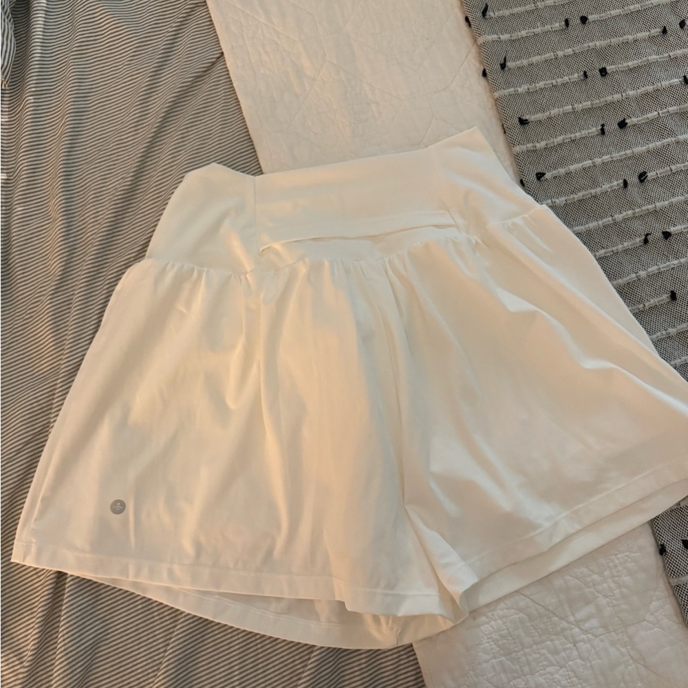 NWT Halara white shorts 1x long